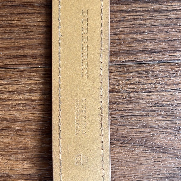 Rarely used Burberry belt for men size 100 cm - Picture 6 of 8